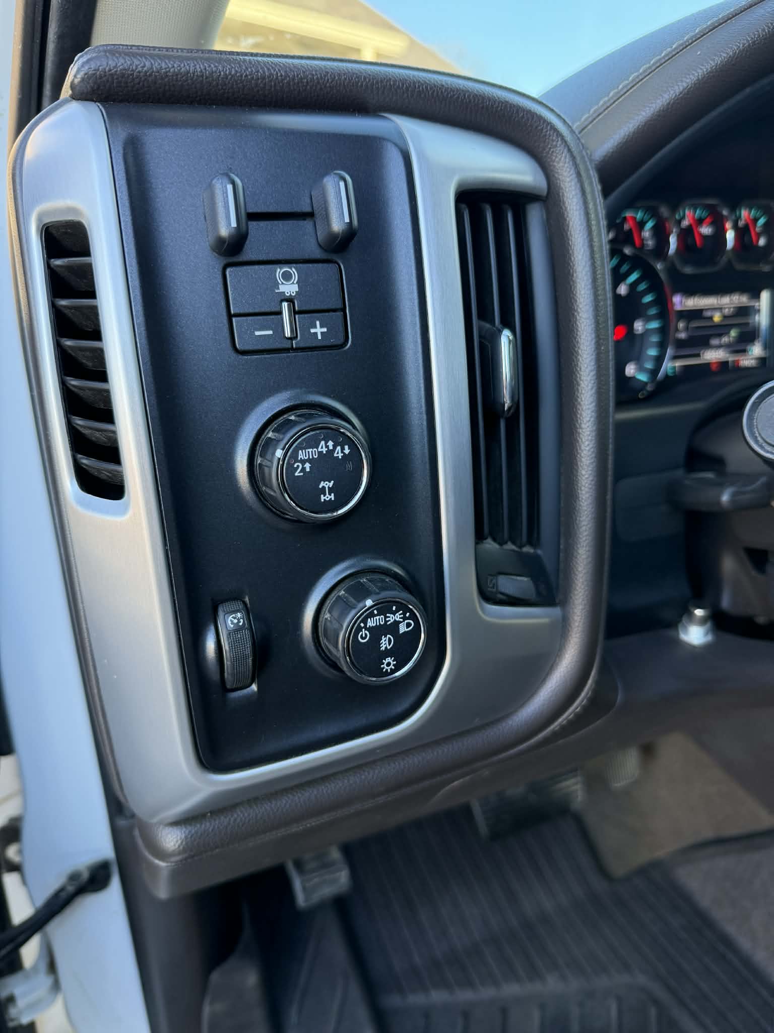 
								2017 GMC Sierra SLT full									