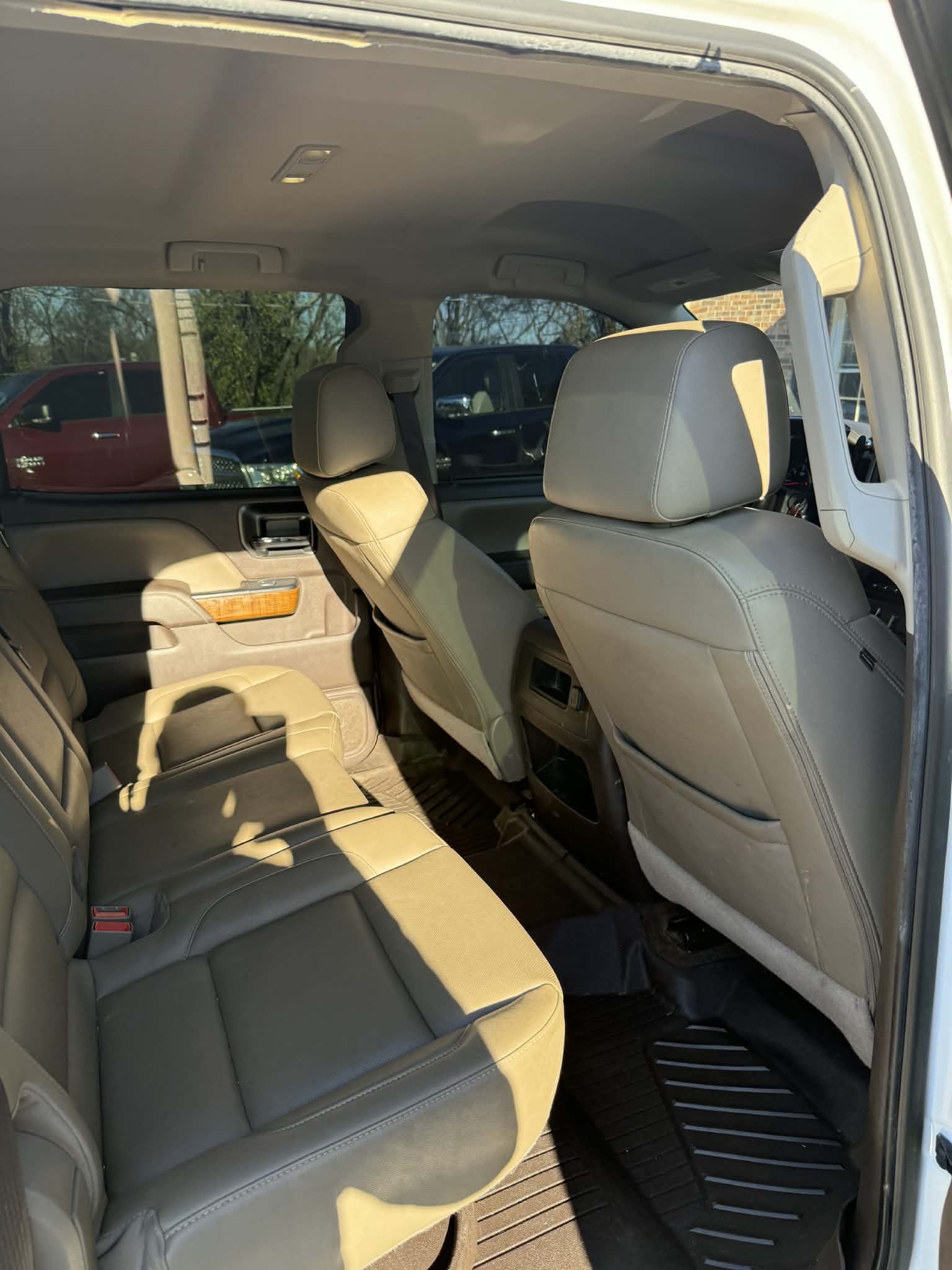 
								2017 GMC Sierra SLT full									